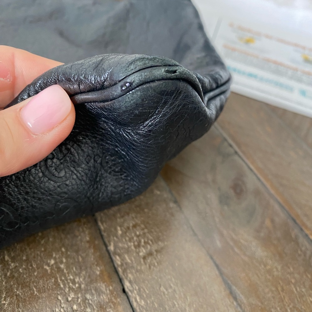 Gucci Authentic Monogram Messenger Bag - image 5